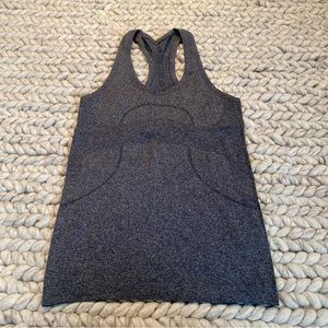 Lululemon size 2